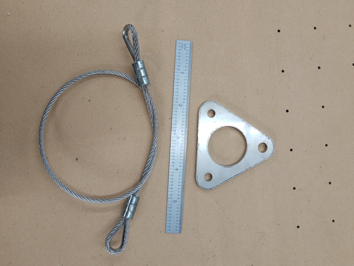 316 SS Skirt Cable to Hull Bracket, triangle (cable sold separately)