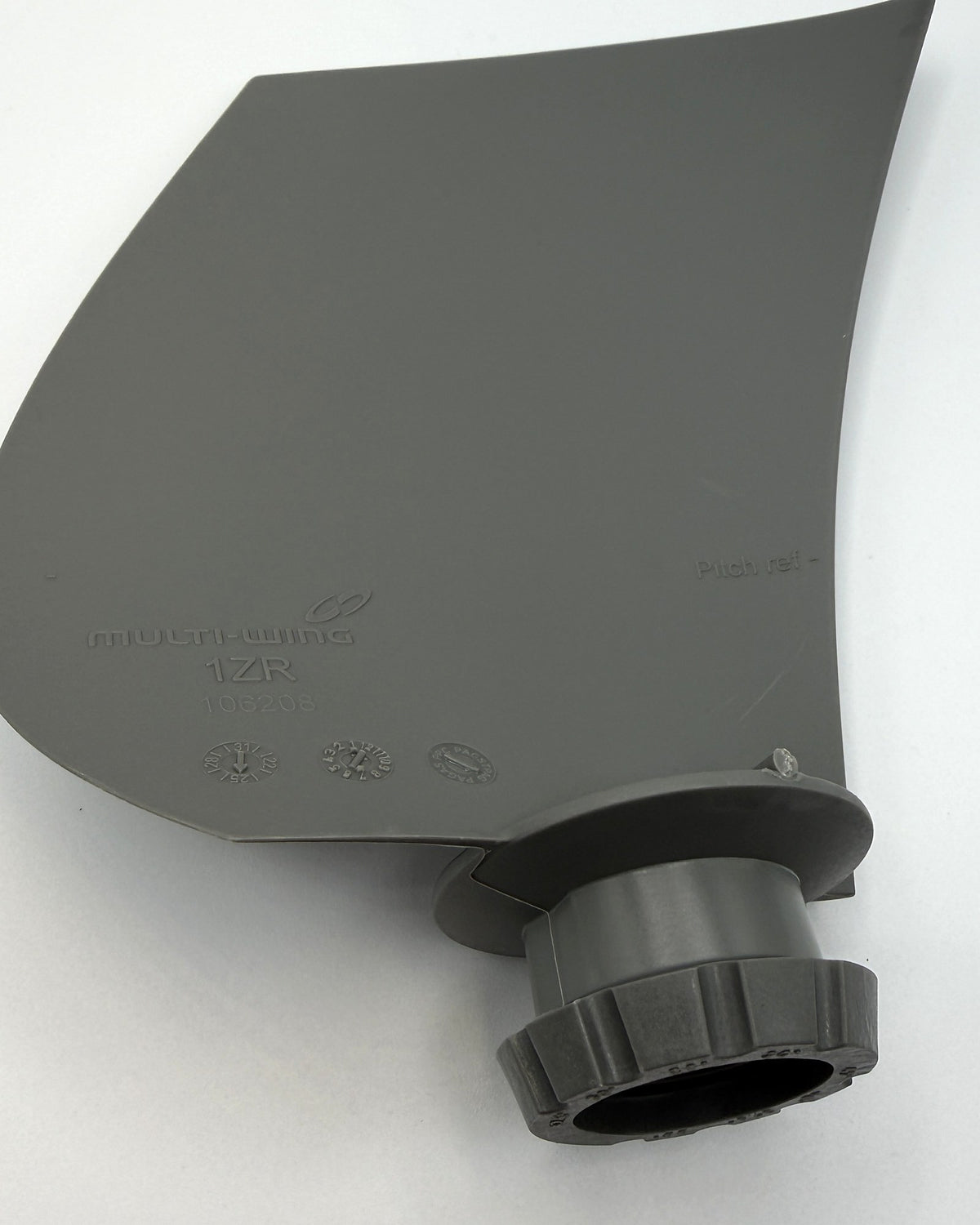 Multiwing 1ZR fan blade, angle view showing the molded 1ZR stamp and hub collar