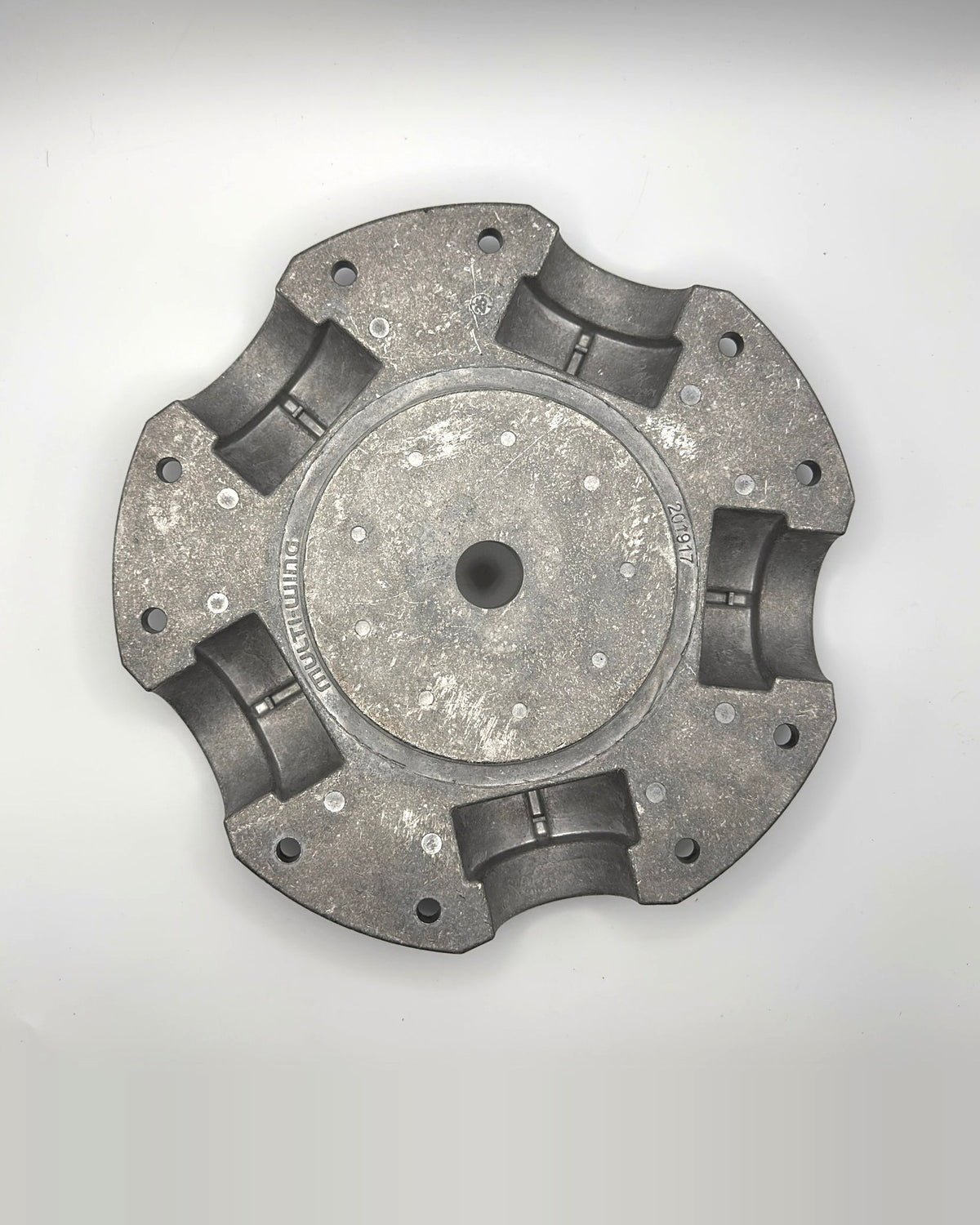 5-blade Multiwing W hub, retaining flange side with Multiwing stamp